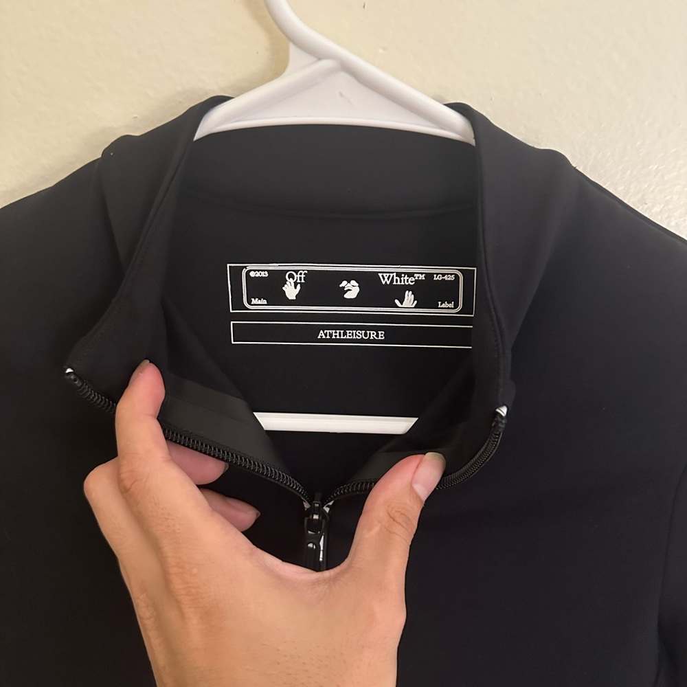 Off white Scuba Logo Zip top with sleeves size Small - Picture 10 of 10